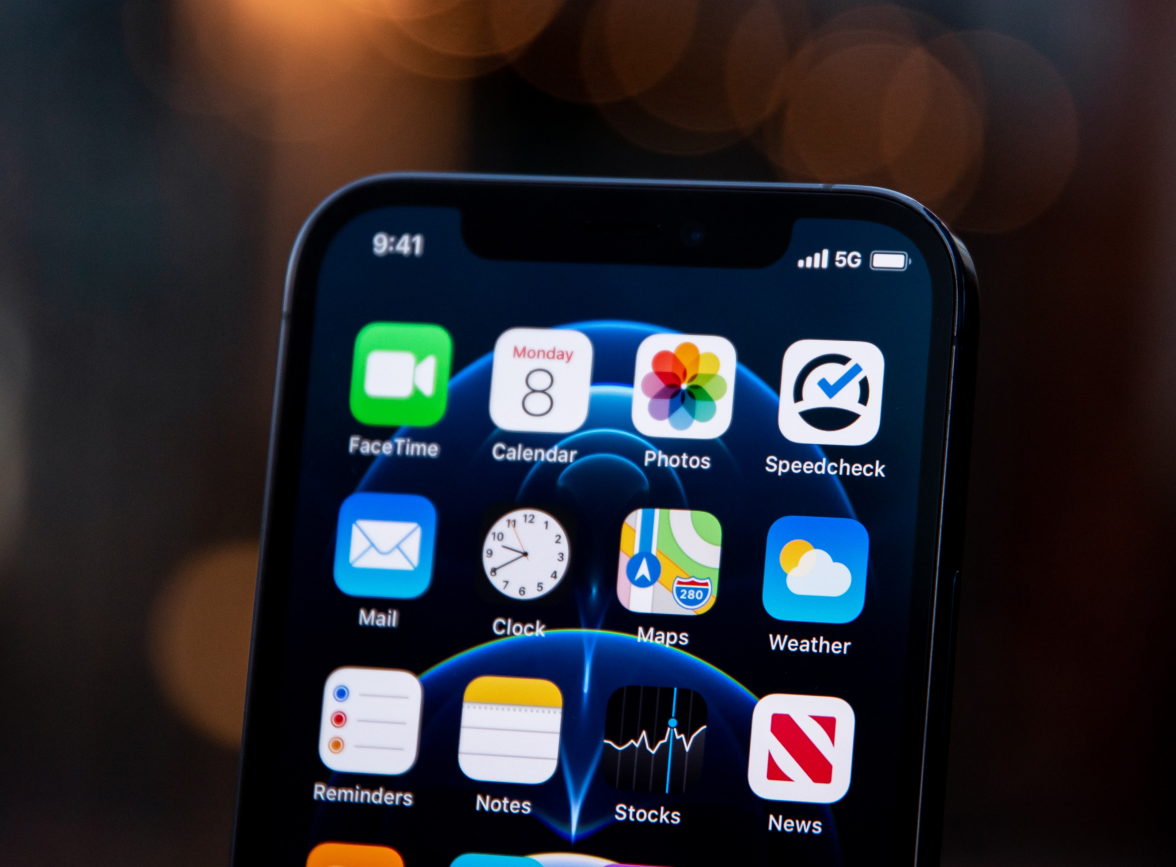 石河子乡苹果手机维修分享为什么 iPhone 12 在冬季会自动关机 
